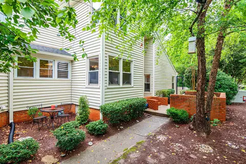 107 Woodglen Dr, Cary, NC 27518