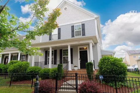 728 Resplendent Pl, Raleigh, NC 27603