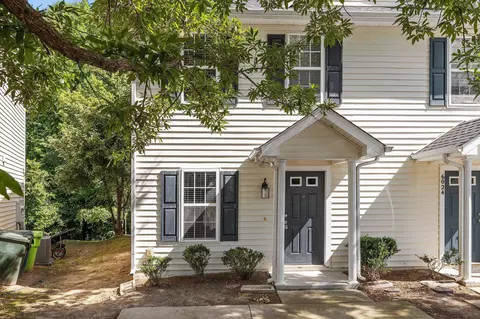6028 Osprey Cove Dr, Raleigh, NC 27604
