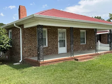 225 Iris Bryant Rd, Erwin, NC 28339 photo 1