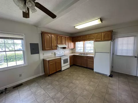225 Iris Bryant Rd, Erwin, NC 28339 photo 2