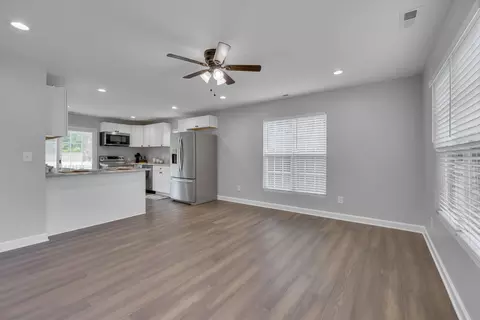 666 Troy St, Durham, NC 27703 photo 3