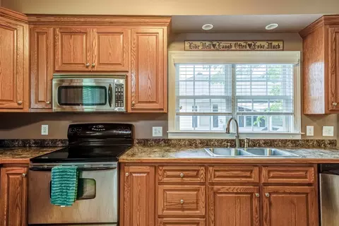 300 N 10th St, Erwin, NC 28339 photo 4