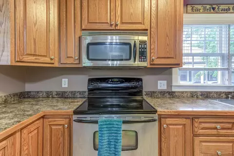 300 N 10th St, Erwin, NC 28339 photo 6
