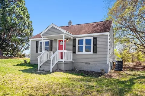 289 Christopher Dr, Burlington, NC 27217