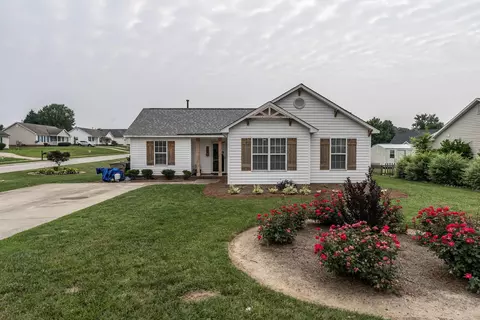 636 Waterford Dr, Clayton, NC 27520