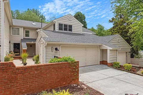 109 Woodglen Dr, Cary, NC 27518
