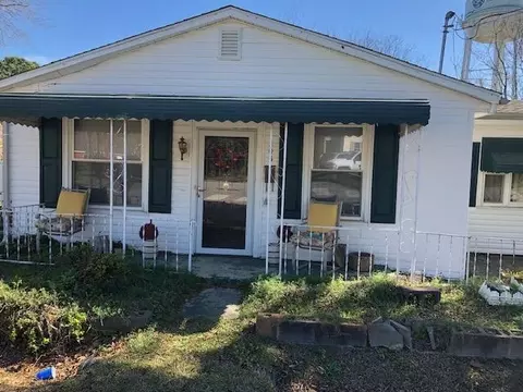 305 Grigsby Ave, Holly Springs, NC 27540
