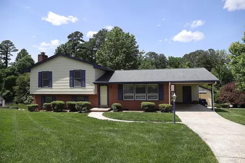 1537 N King Charles Rd, Raleigh, NC 27610