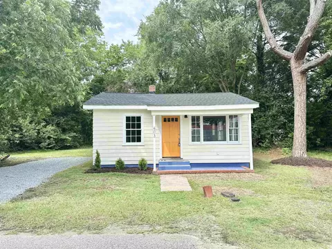 403 E Bay St, Dunn, NC 28334 photo 2