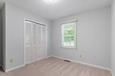 341 E Millbrook Rd, Raleigh, NC 27609 photo 17