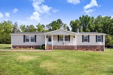 2645 Ashewood Dr, Snow Camp, NC 27349
