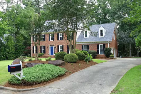 102 Yukon Ln, Chapel Hill, NC 27514