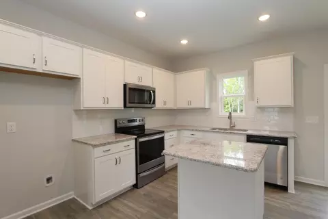 403 Sturgeon St, Smithfield, NC 27577 photo 4