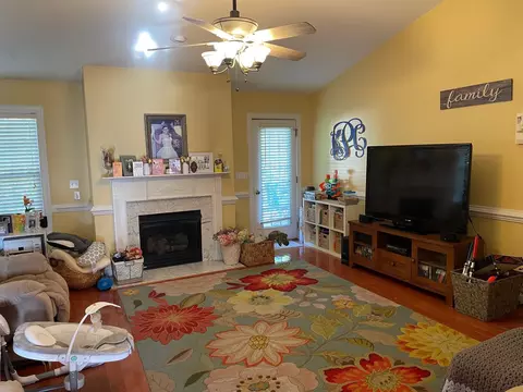 113 Covington Ln, Dunn, NC 28334 photo 4