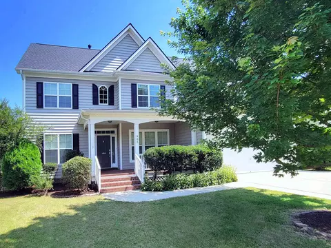905 Linden Ridge Dr, Holly Springs, NC 27540