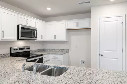 107 March Creek Dr, Fuquay Varina, NC 27526
