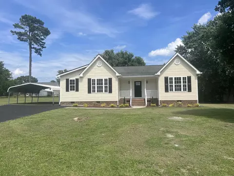 102 Pine Tree Ln, Four Oaks, NC 27524