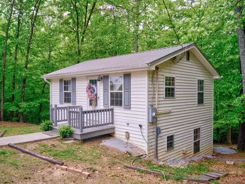 84 Wellington Dr, Clarksville, VA 23927
