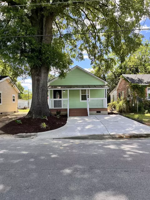 3537 S George St, Farmville, NC 27828