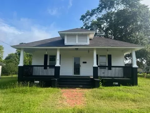 304 W C St, Erwin, NC 28339