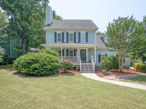 609 St Vincent Dr, Holly Springs, NC 27540