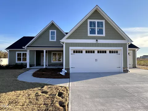 302 Tuscany Cir, Princeton, NC 27569