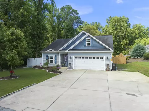 52 Beacon Ridge Dr, Angier, NC 27501