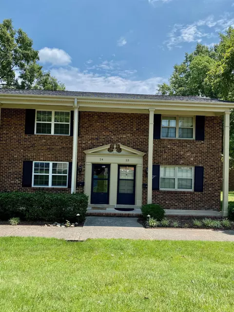 1002 Willow Dr #24, Chapel Hill, NC 27514