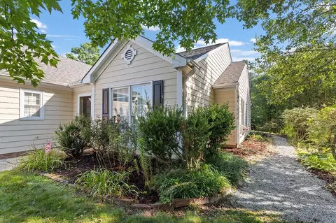7 Spring Glen Ct, Durham, NC 27703 photo 2