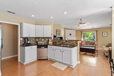 7 Spring Glen Ct, Durham, NC 27703 photo 11