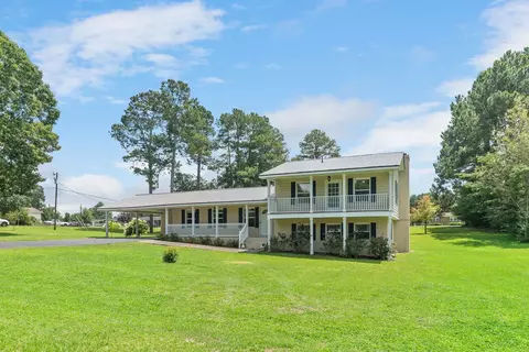 321 Edgewater Dr, Broadway, NC 27505