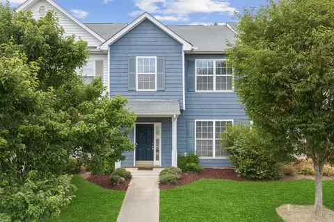 6027 Neuse Wood Dr, Raleigh, NC 27616
