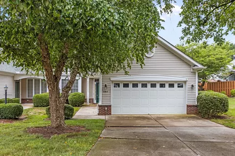 402 Sawgrass Ct, Cary, NC 27519