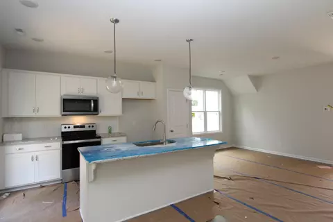 475 Sturgeon St, Smithfield, NC 27577 photo 3