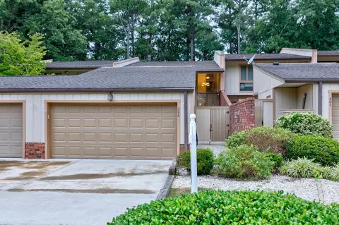 206 Tweed Cir, Cary, NC 27511