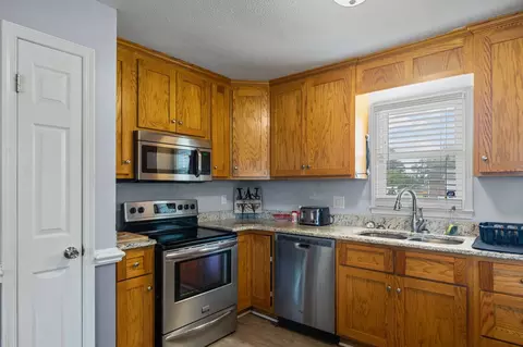 505 W C St, Erwin, NC 28339 photo 18