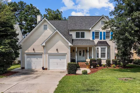 104 Summerglow Ct, Cary, NC 27513