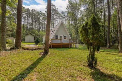 124 Leisure Ln, Macon, NC 27551