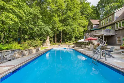 30 Sedgewood Rd, Chapel Hill, NC 27514