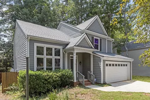 102 Woodruff Ct, Cary, NC 27518