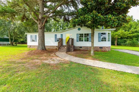 61 Canal St, Enfield, NC 27823