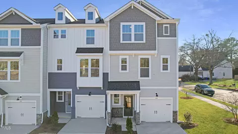 102 Sugar Run Dr #19, Fuquay Varina, NC 27526