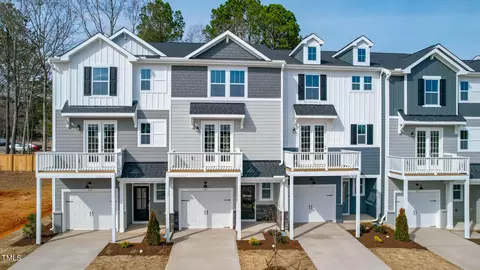 145 Sugar Run Dr #34, Fuquay Varina, NC 27526