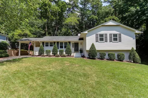 4804 Rampart St, Raleigh, NC 27609