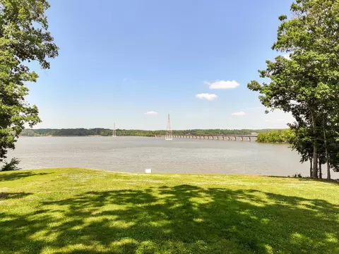 115 Oak View Dr, Clarksville, VA 23927
