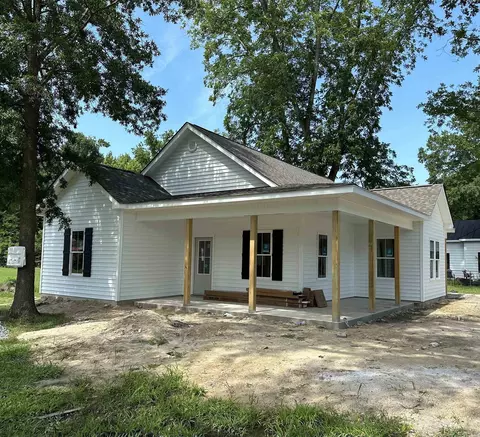 301 S Sycamore, Fremont, NC 27830