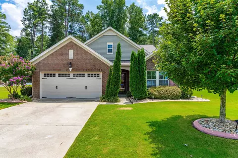 913 Harvest Point Dr, Fuquay Varina, NC 27526