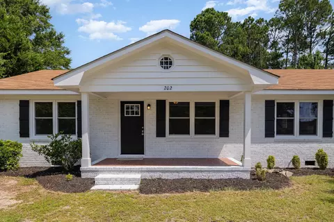 202 Beasley St, Dunn, NC 28334 photo 1