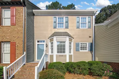 8329 Wycombe Ln, Raleigh, NC 27615